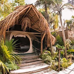 Uman Glamping & Cenote Glamping